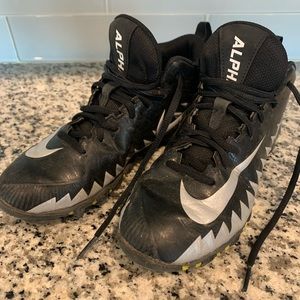 Boys Nike alpha football cleats size 4